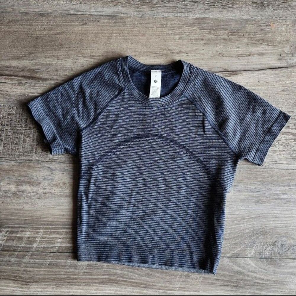(2) Lululemon Swiftly Tech Cropped Short-Sleeve Shirt 2.0